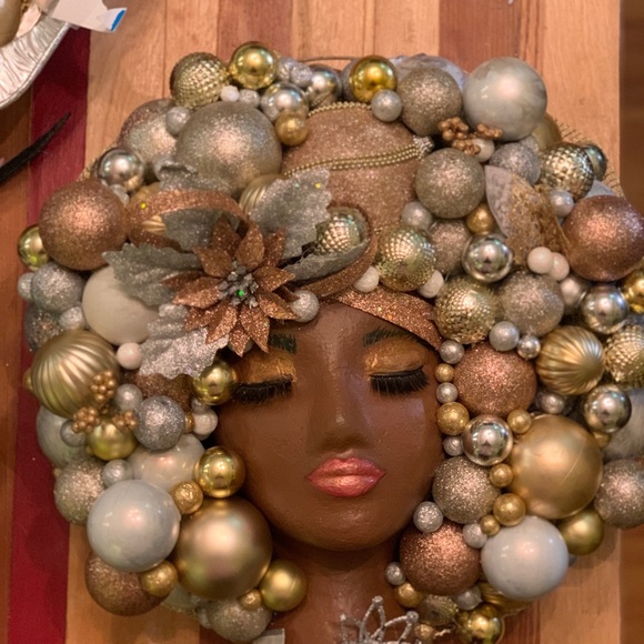 Customized Wreaths - Picture 3 of 5